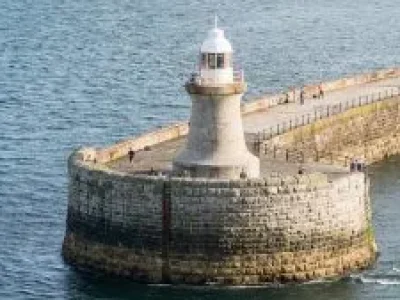 tynemouth-lighthouse-4457621_960_720-e1570456411905-300x169-300x169-1920w